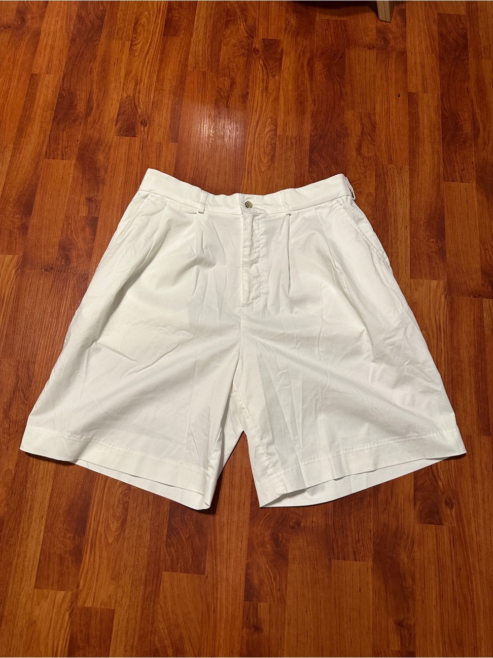 Women’s White high waisted shorts.